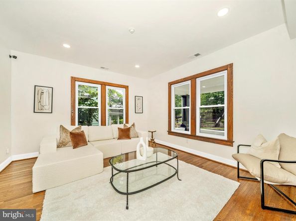 3003 20TH Street NE, Washington DC 20018