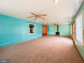237 Lakeside Drive N, Levittown PA 19054
