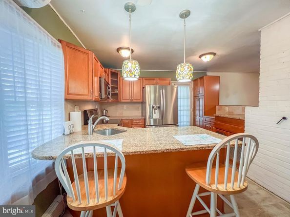 237 Lakeside Drive N, Levittown PA 19054