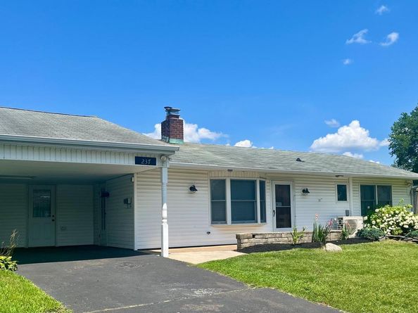 237 Lakeside Drive N, Levittown PA 19054