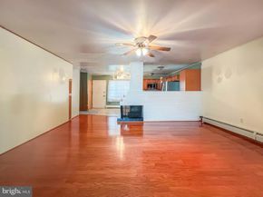 237 Lakeside Drive N, Levittown PA 19054