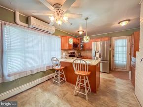237 Lakeside Drive N, Levittown PA 19054
