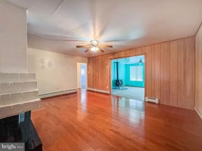 237 Lakeside Drive N, Levittown PA 19054