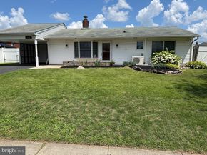 237 Lakeside Drive N, Levittown PA 19054