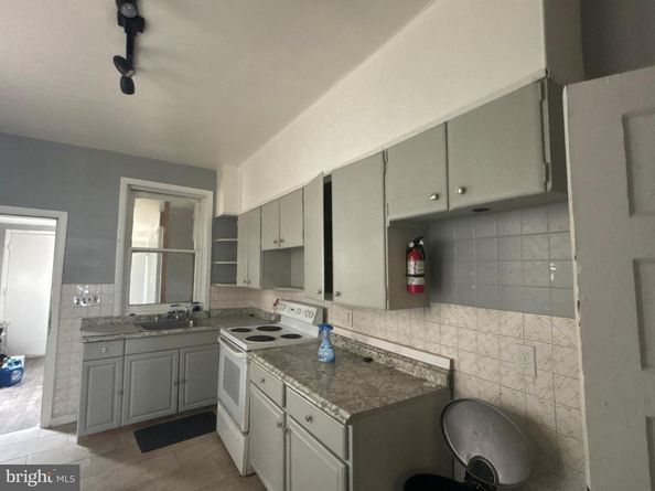 1115 E 11TH Street, Crum Lynne PA 19022