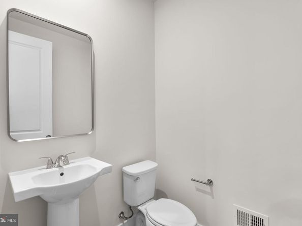 13724 Aviation Place, Herndon VA 20171