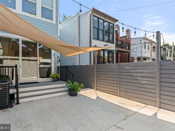 922 8TH Street NE, Washington DC 20002
