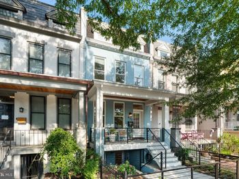 922 8TH Street NE
