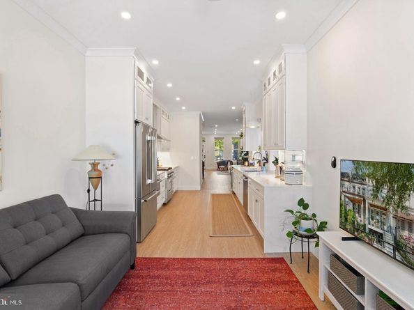 922 8TH Street NE, Washington DC 20002