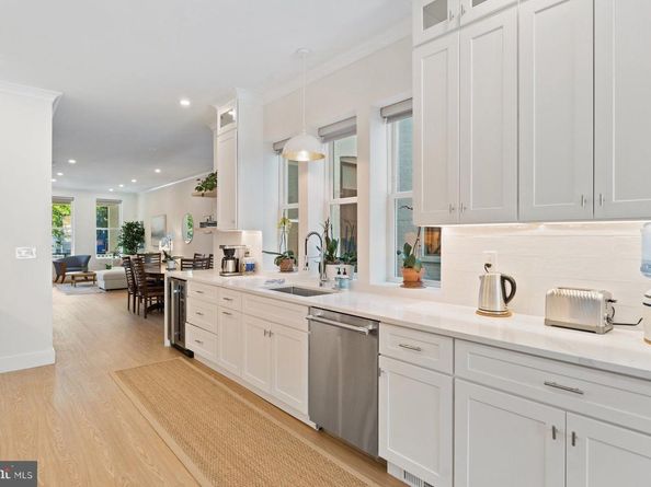 922 8TH Street NE, Washington DC 20002
