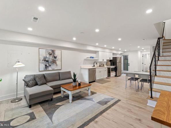 922 8TH Street NE, Washington DC 20002