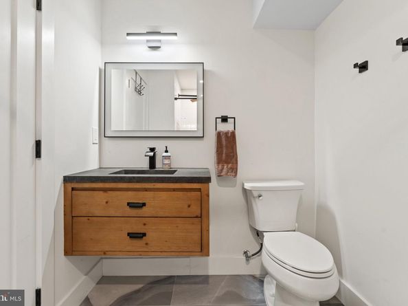 922 8TH Street NE, Washington DC 20002