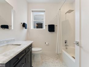 922 8TH Street NE, Washington DC 20002