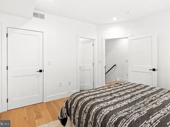 2811 S Hutchinson Street, Philadelphia PA 19148