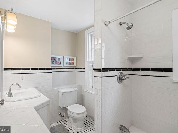 1935 Spring Garden Street, Philadelphia PA 19130