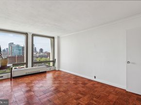 200 Locust Street 24BN, Philadelphia PA 19106