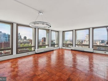 200 Locust Street