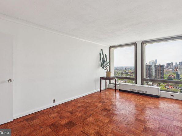 200 Locust Street 24BN, Philadelphia PA 19106