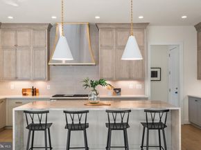 8619 Redwood, Vienna VA 22180