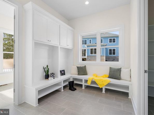 8619 Redwood, Vienna VA 22180