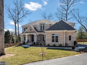 8619 Redwood, Vienna VA 22180