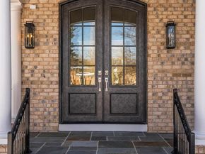 8619 Redwood, Vienna VA 22180