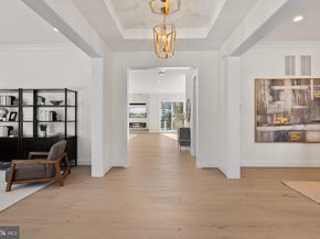 8619 Redwood, Vienna VA 22180