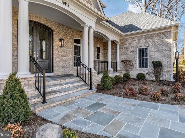 8619 Redwood, Vienna VA 22180