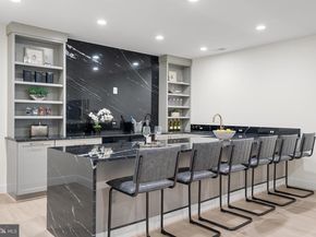 8619 Redwood, Vienna VA 22180