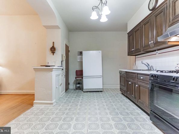 513 Pine Street, Philadelphia PA 19106