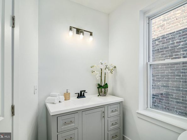 5236 W Jefferson Street, Philadelphia PA 19131