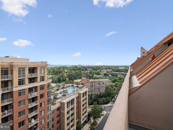 1301 N Courthouse Road 1812, Arlington VA 22201