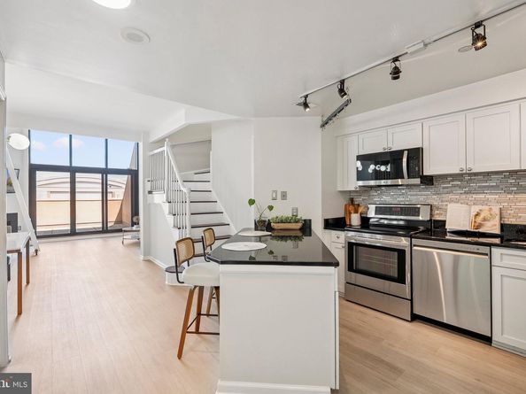 1301 N Courthouse Road 1812, Arlington VA 22201
