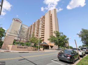 1301 N Courthouse Road 1812, Arlington VA 22201