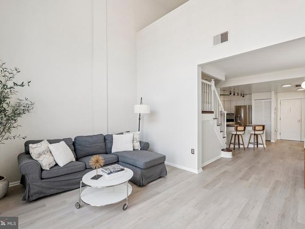 1301 N Courthouse Road 1812, Arlington VA 22201