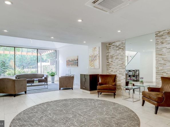 1301 N Courthouse Road 1812, Arlington VA 22201