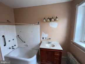 5927 Wayne Avenue, Philadelphia PA 19144