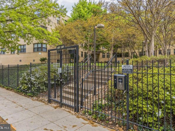 212 Oakwood Street SE 218, Washington DC 20032