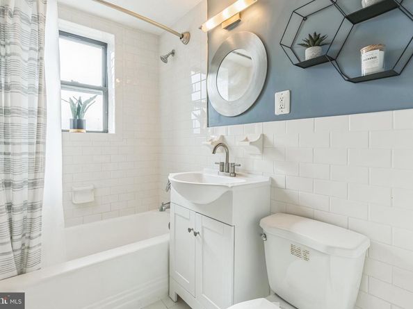 212 Oakwood Street SE 218, Washington DC 20032