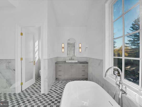 5805 Ridgeview Drive, Doylestown PA 18902