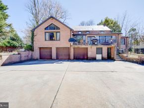 3425 W School House Lane, Philadelphia PA 19129