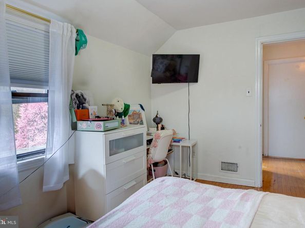 3425 W School House Lane, Philadelphia PA 19129