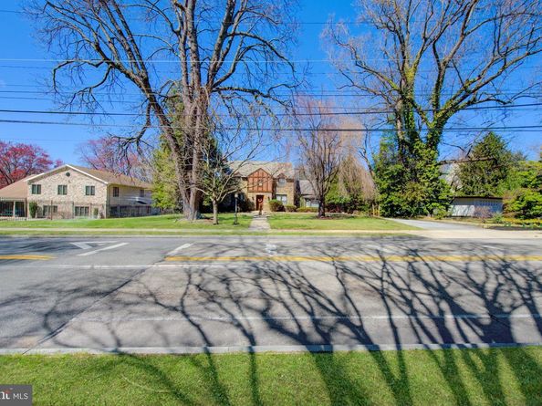 3425 W School House Lane, Philadelphia PA 19129
