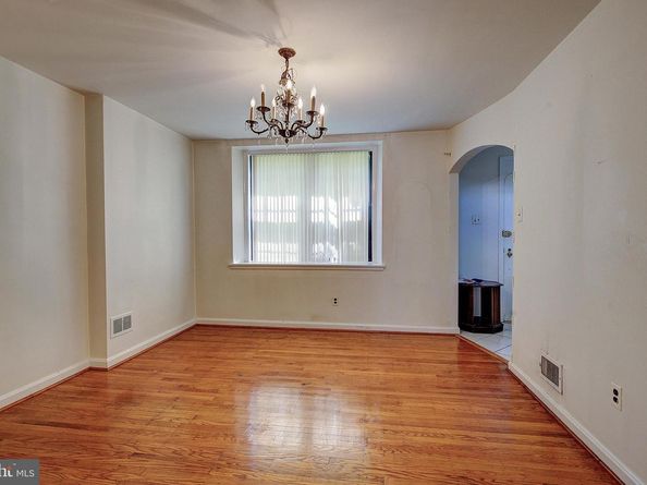 3425 W School House Lane, Philadelphia PA 19129