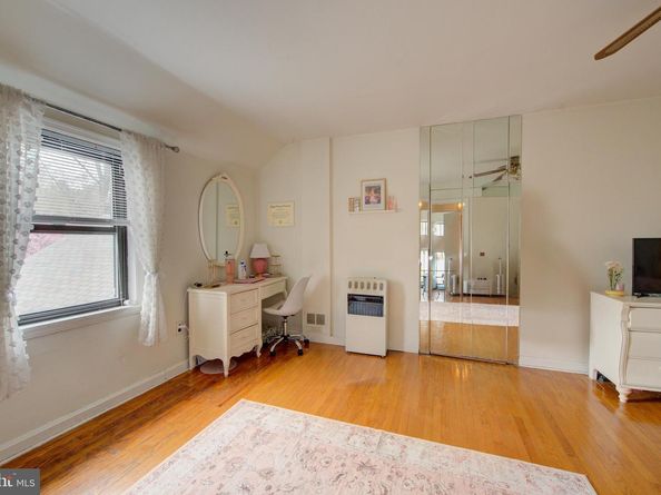 3425 W School House Lane, Philadelphia PA 19129