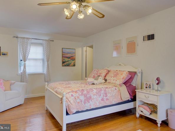 3425 W School House Lane, Philadelphia PA 19129