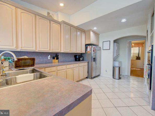 3425 W School House Lane, Philadelphia PA 19129