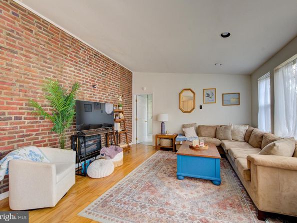 3425 W School House Lane, Philadelphia PA 19129