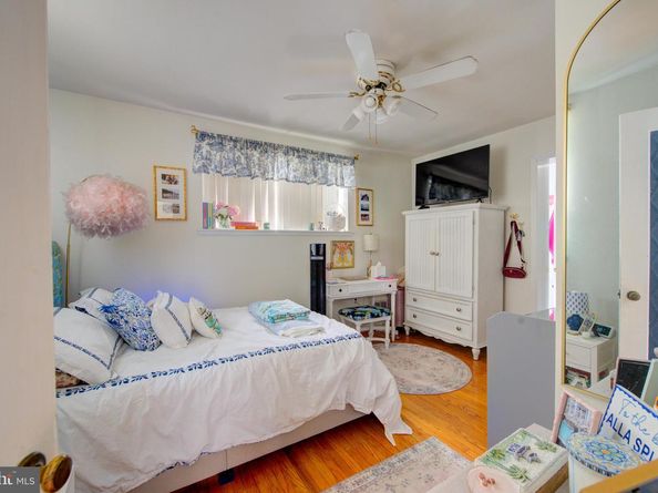 3425 W School House Lane, Philadelphia PA 19129