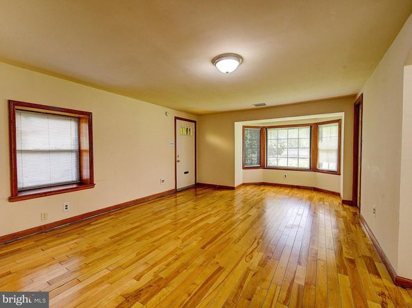 3425 W School House Lane, Philadelphia PA 19129